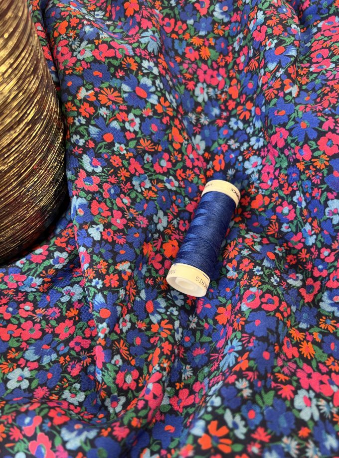 Bleu Klein" sewing thread - Made in France