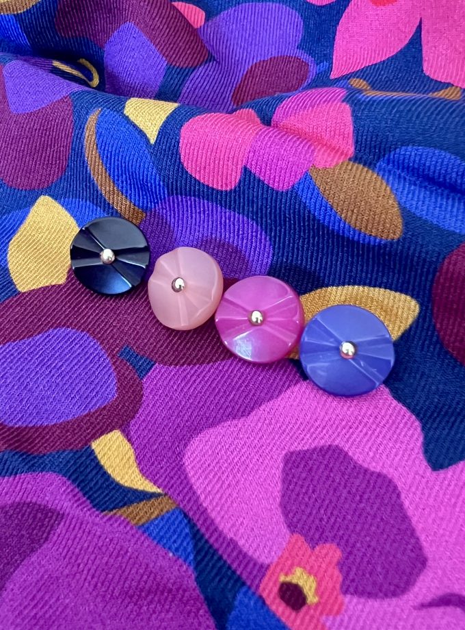 Boutons "Polyester teint et queue métal" (12 mm) - Fabriqué en France