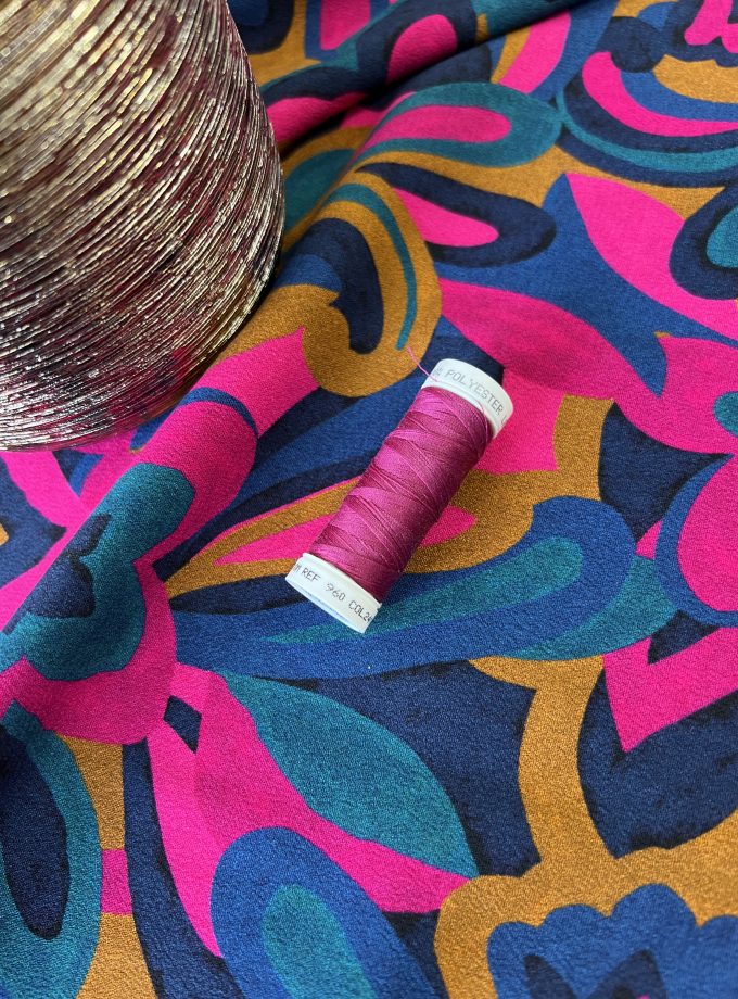 Fil à coudre "fuschia" - Fabriqué en France