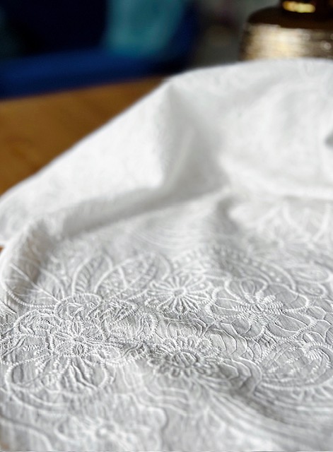 Tissu broderie anglaise coton Mila