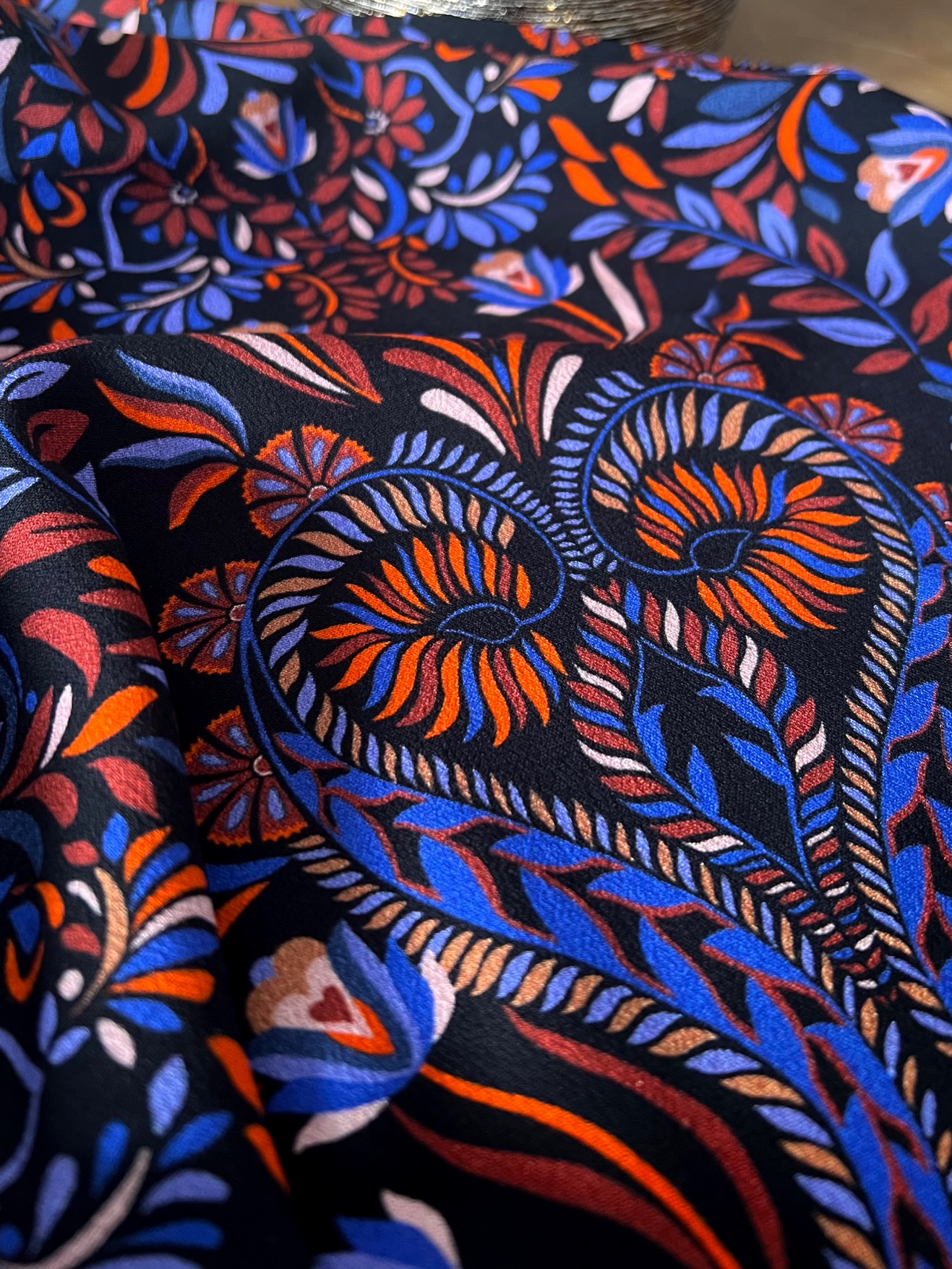 Tissu crêpe viscose Olivia - Imprimé en France – Image 6