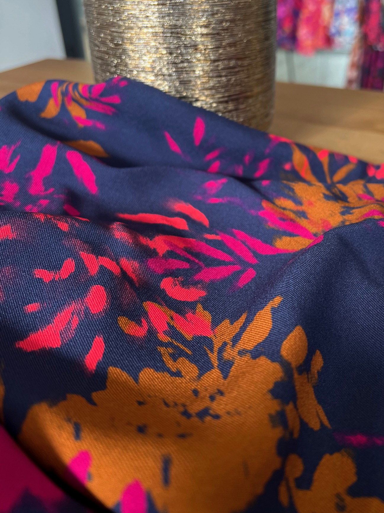 Tissu twill viscose Elena - Imprimé en France – Image 8