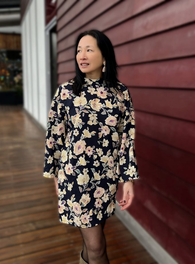 Tissu viscose satiné et texturé Camelia - Imprimé en France