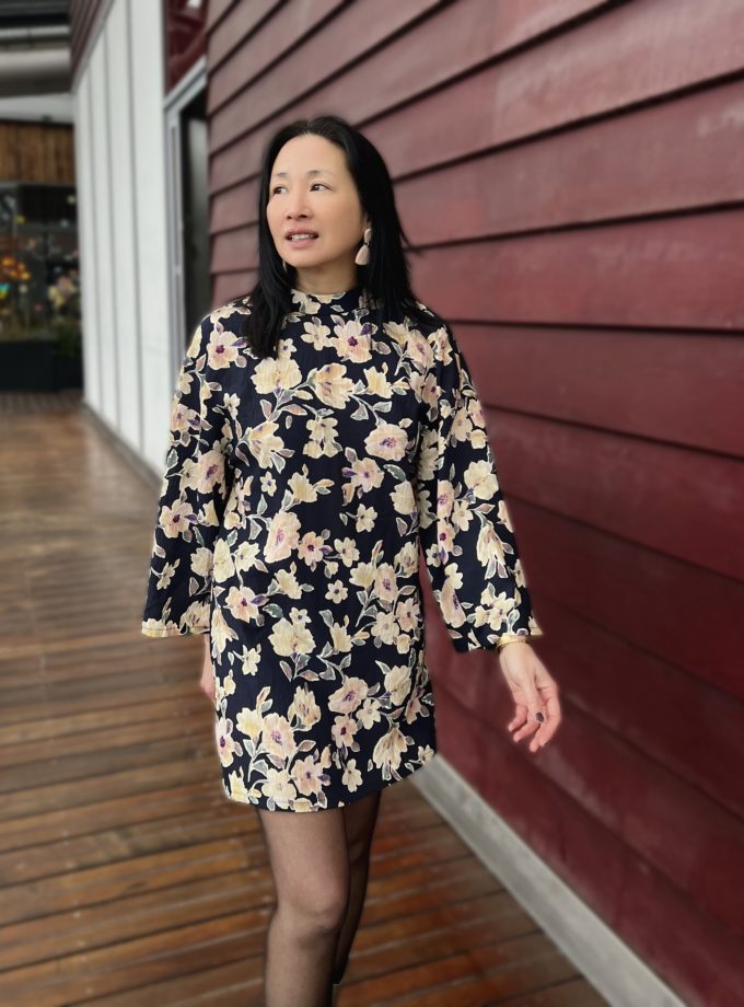 Tissu viscose satiné et texturé Camelia - Imprimé en France