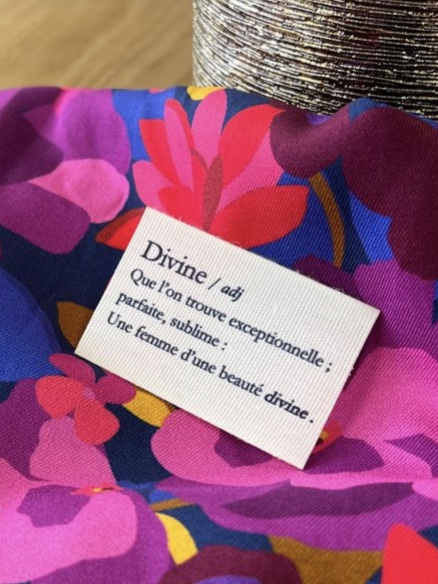 Etiquette à coudre "Je suis Divine" - Imprimée en France