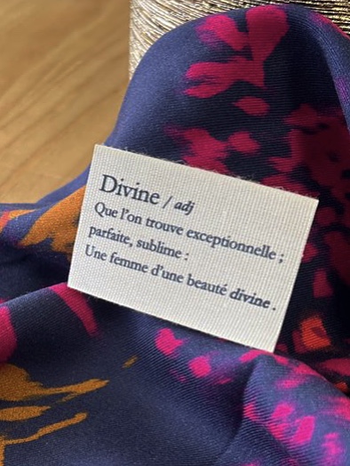 Etiquette à coudre "Je suis Divine" - Imprimée en France