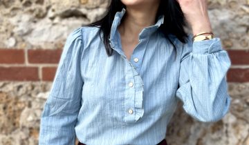 Tissu broderie Iris bleu ciel -100% coton