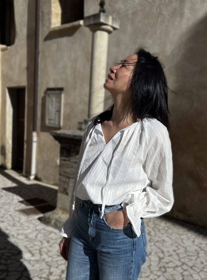 Patron couture blouse Ella by Clématisse pattern + tissu broderie Iris 100% coton