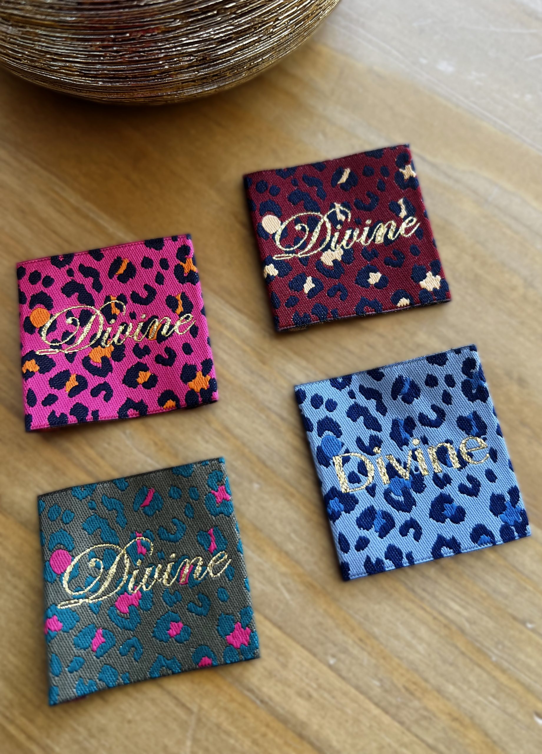 Etiquette à coudre Divine Léopard Pink - Tissée en France – Image 3