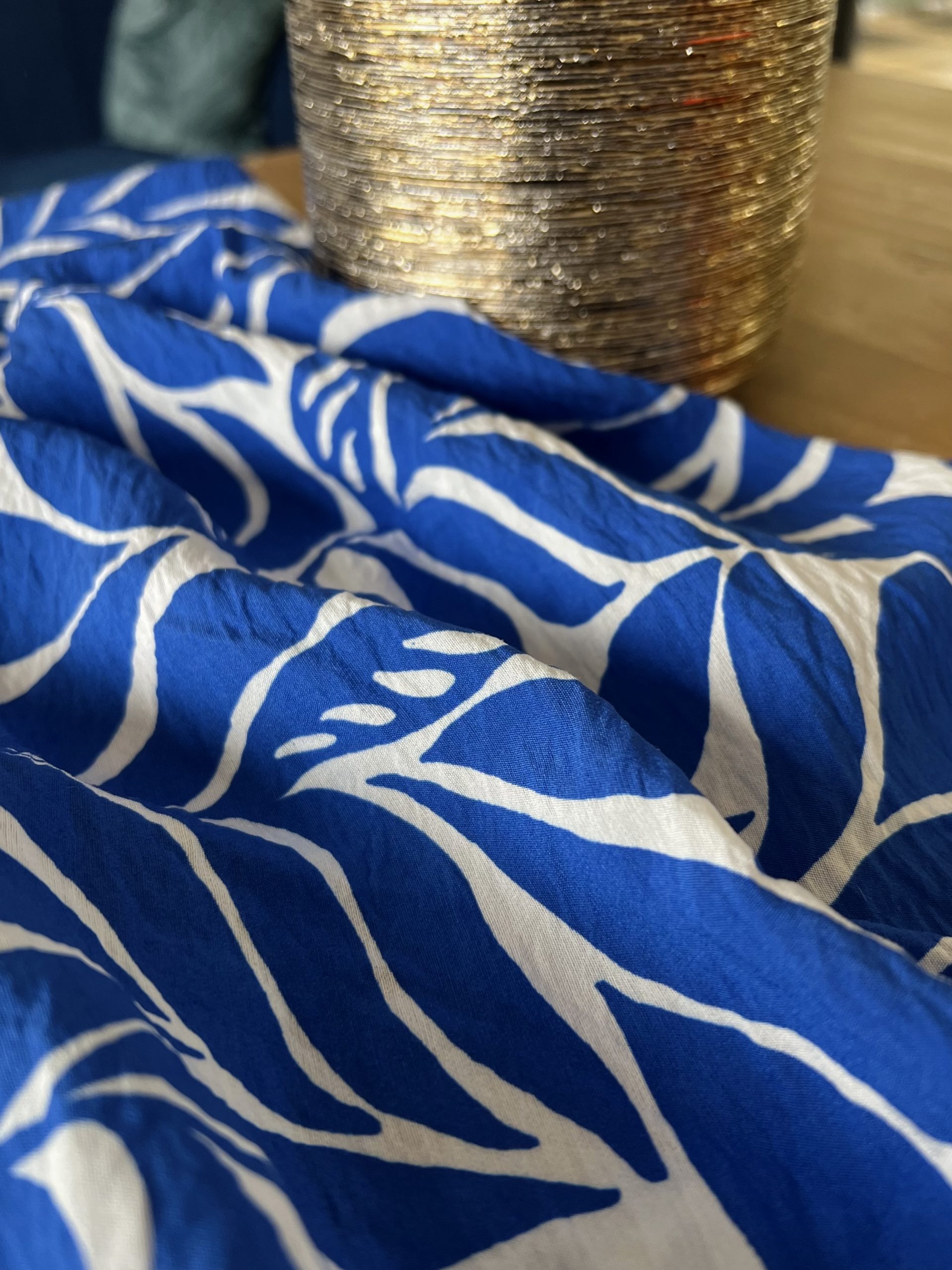 Tissu viscose texturé satiné MAERA - Imprimé en France – Image 3