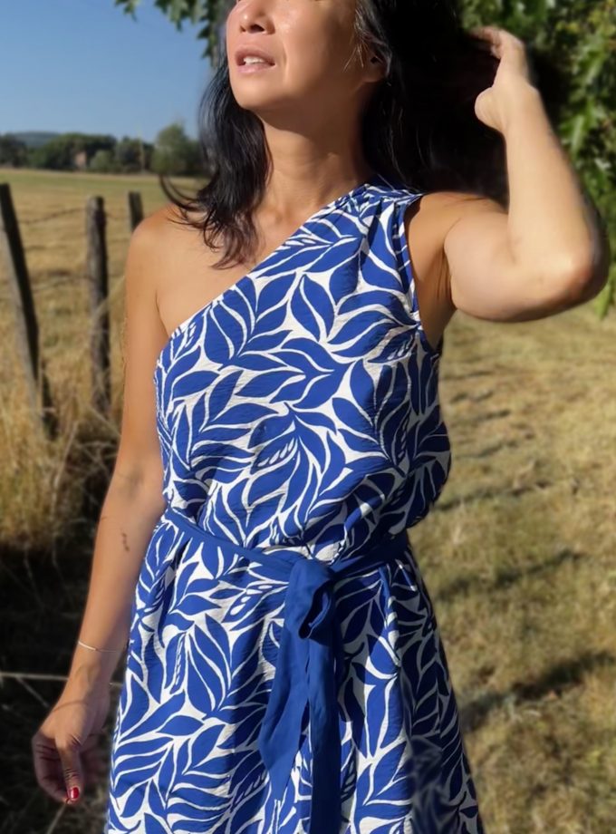 Patron couture Robe Charline Clematisse pattern + tissu texturé satiné Maéra