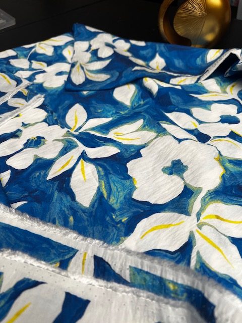Coupon Blue flowers (1,6 m) - Imprimé en France