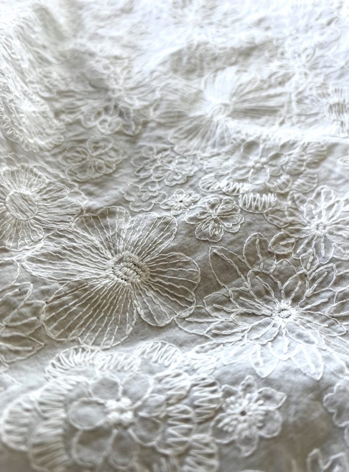 Tissu broderie anglaise coton STELLA