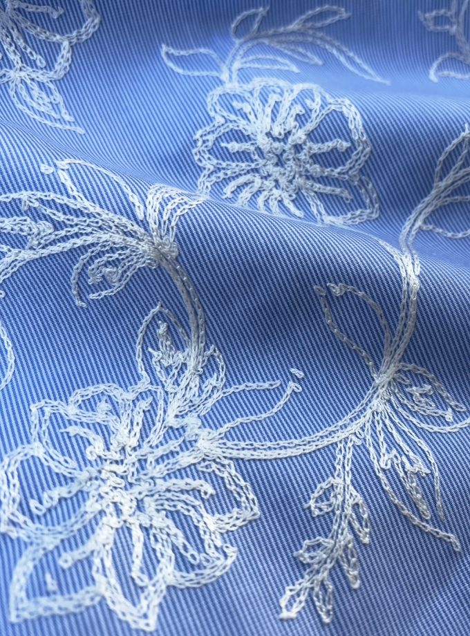 Tissu coton à fines rayures et broderie florale CARLA