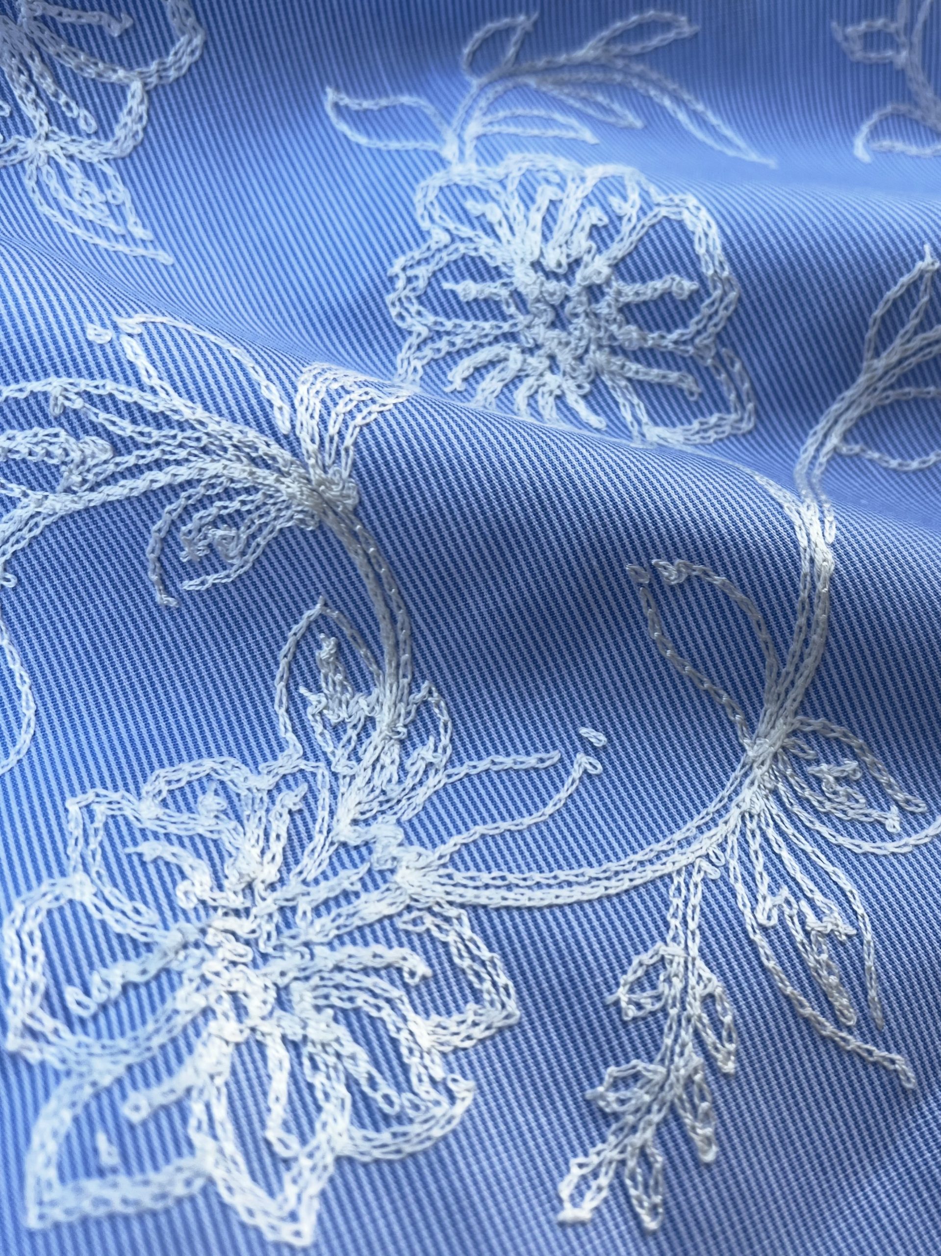 Tissu coton à fines rayures et broderie florale CARLA – Image 8