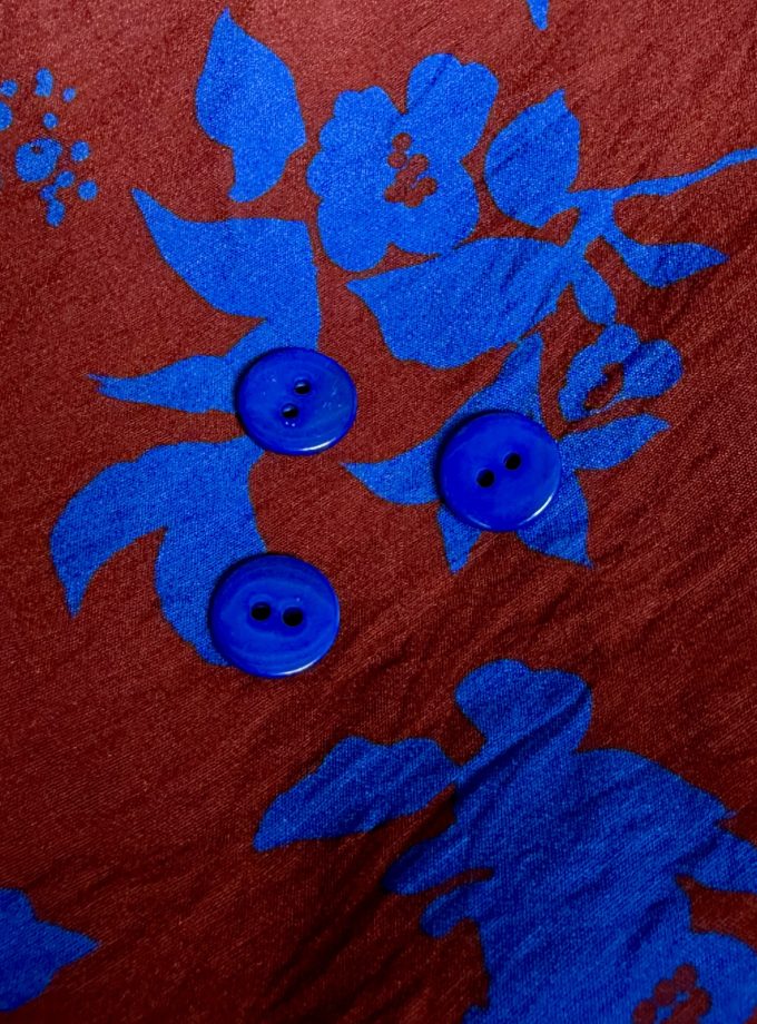 Bouton "Nacre" bleu Klein (12 mm) - Fabriqué en France